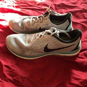 Size 10 Nike Running Shoes